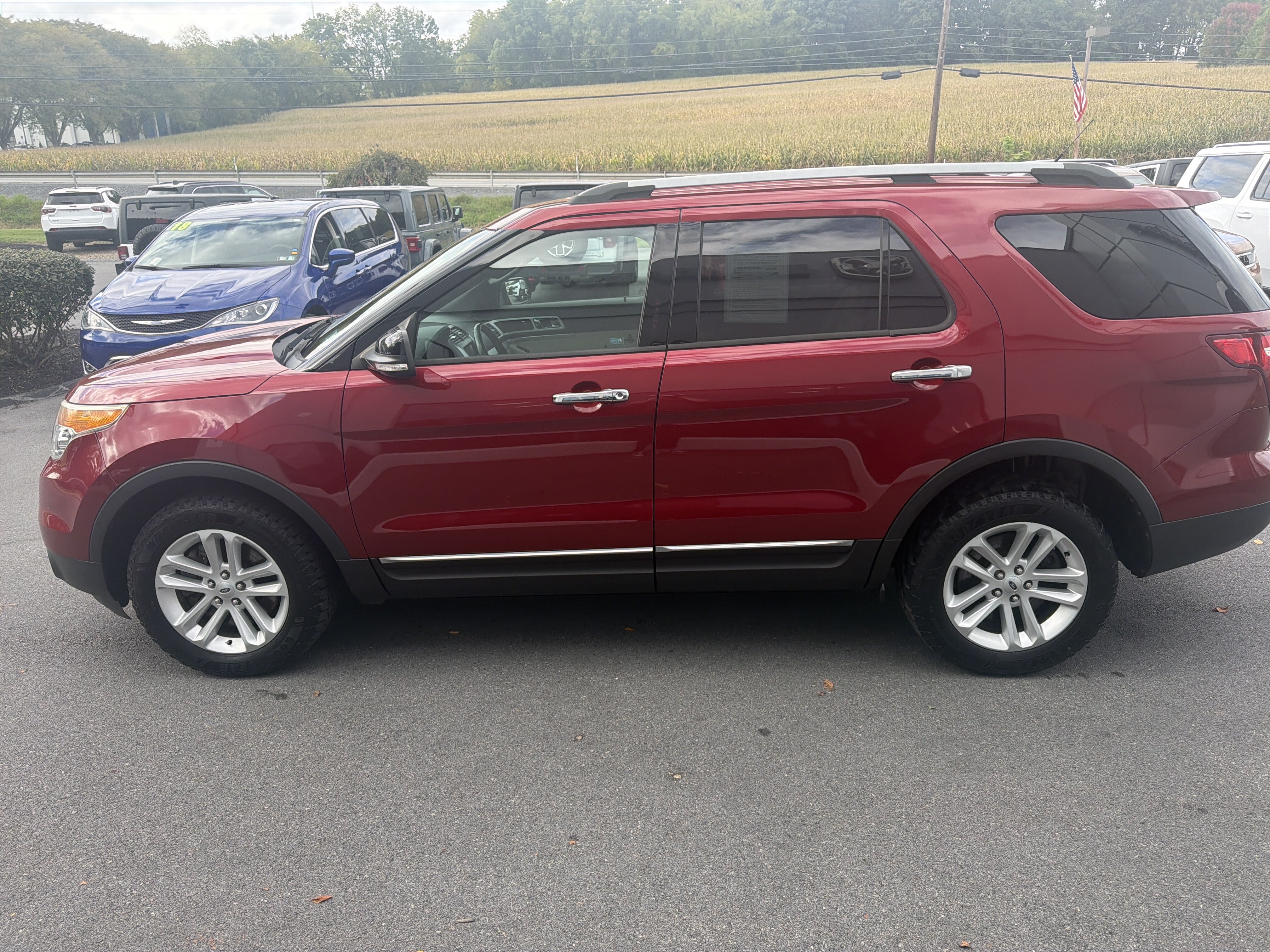 Used 2014 Ford Explorer XLT w/ Equipment Group 202A AWD/4WD image 6