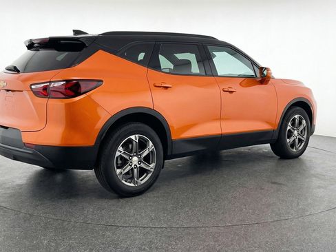 Used 2025 Chevrolet Blazer LT image 9