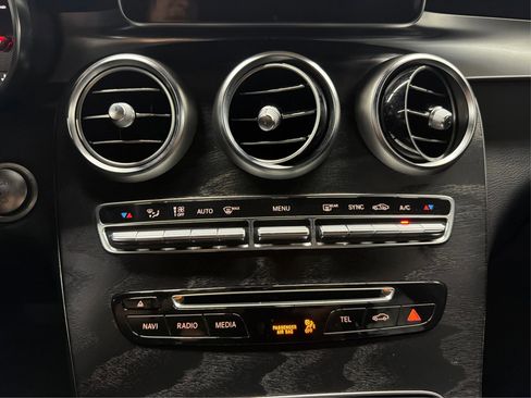 Used 2018 Mercedes-Benz GLC 300 image 22