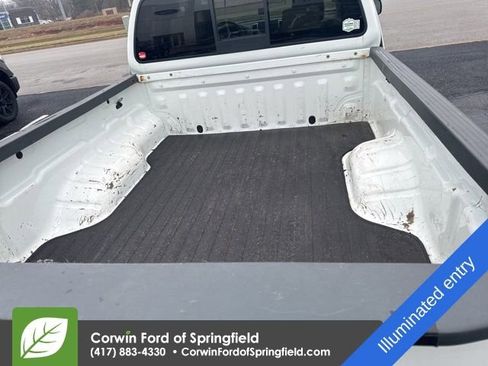 Used 2015 Nissan Frontier SV image 6