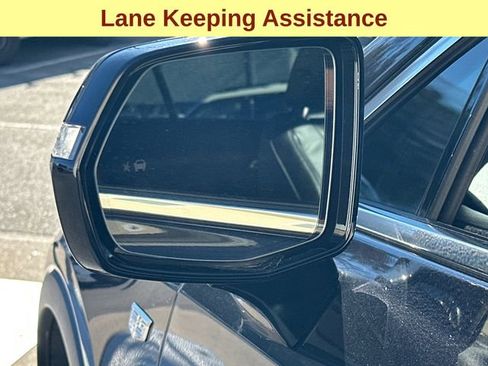 Used 2023 Cadillac XT4 Premium Luxury image 8