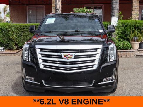 Used 2019 Cadillac Escalade Platinum AWD/4WD image 3