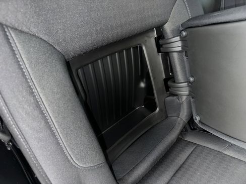 Certified 2022 GMC Sierra 1500 Elevation w/ LPO, Elevation Black Package image 32