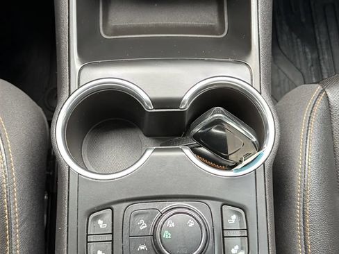 Used 2021 GMC Terrain SLT w/ Infotainment Package II AWD/4WD image 18