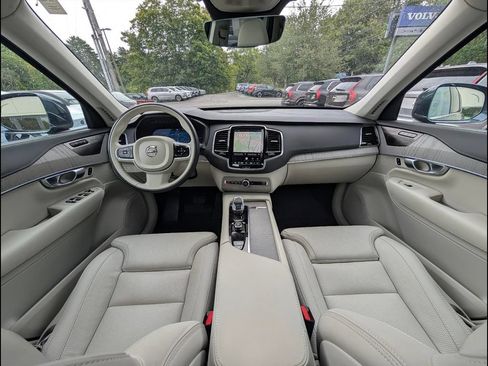 Certified 2025 Volvo XC90 T8 Ultra w/ Protection Package Premier AWD/4WD image 14