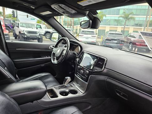 Used 2020 Jeep Grand Cherokee Limited w/ Luxury Group II image 27