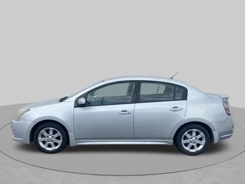 Used 2012 Nissan Sentra 2.0 SR w/ Convenience Pkg FWD image 2