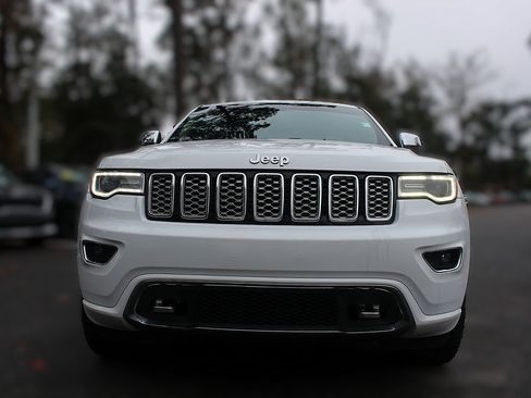 Used 2017 Jeep Grand Cherokee Overland image 14