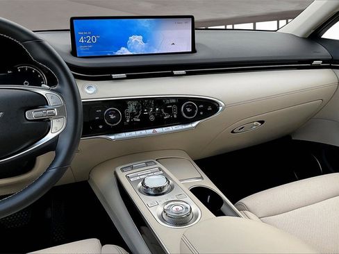 Used 2025 Genesis GV70 2.5T image 9
