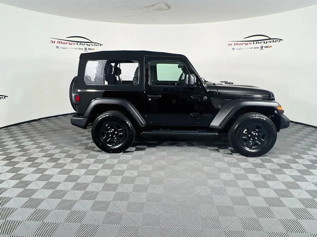 Used 2024 Jeep Wrangler Sport AWD/4WD image 9