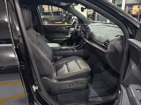 Used 2025 Chevrolet Traverse High Country w/ LPO, Floor Liner Package image 34