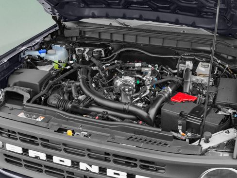 Used 2023 Ford Bronco Black Diamond AWD/4WD image 15