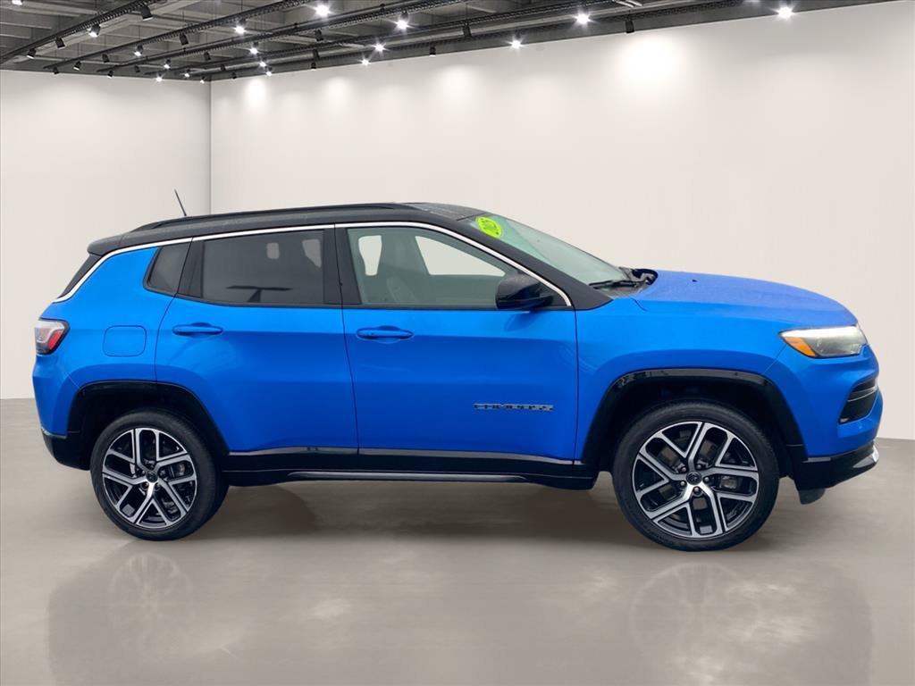 Used 2025 Jeep Compass Limited w/ Elite Group AWD/4WD image 8