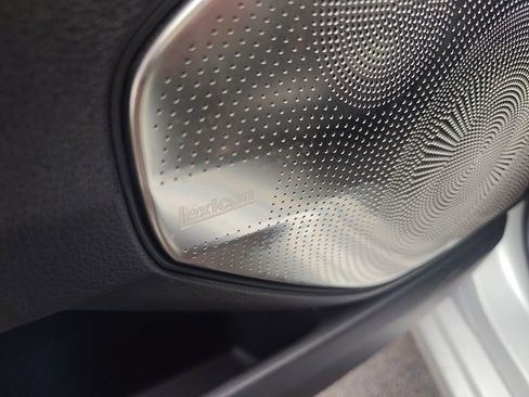 Used 2017 Genesis G90 5.0 Ultimate image 8