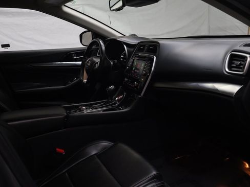 Used 2023 Nissan Maxima SV w/ Floor Mat Group image 11
