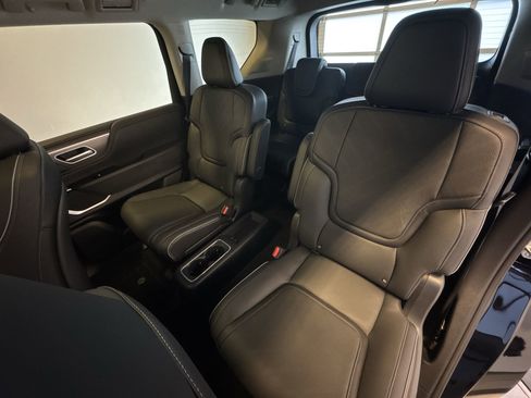 New 2026 INFINITI QX80 Luxe w/ Cargo Package image 23
