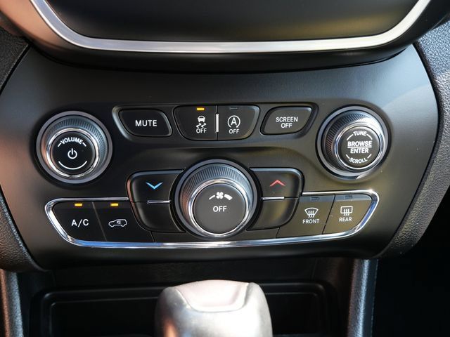 Used 2021 Jeep Cherokee Latitude Lux AWD/4WD image 23