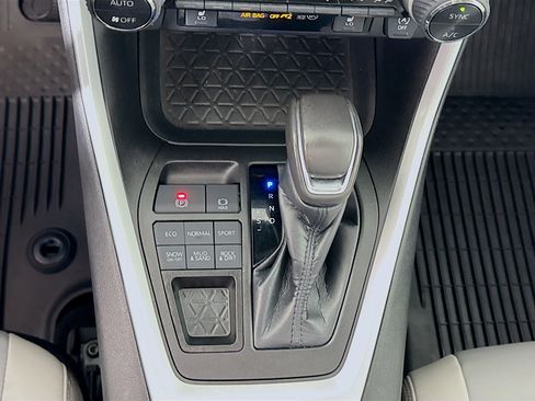 Certified 2022 Toyota RAV4 XLE Premium image 18