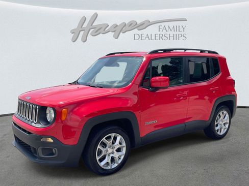 Used 2017 Jeep Renegade Latitude FWD image 7
