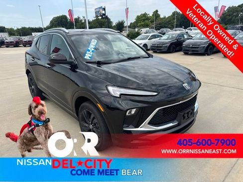 Used 2024 Buick Encore GX Sport Touring AWD/4WD image 7