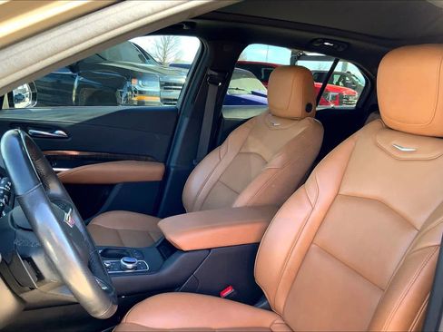 Used 2023 Cadillac XT4 Sport image 8
