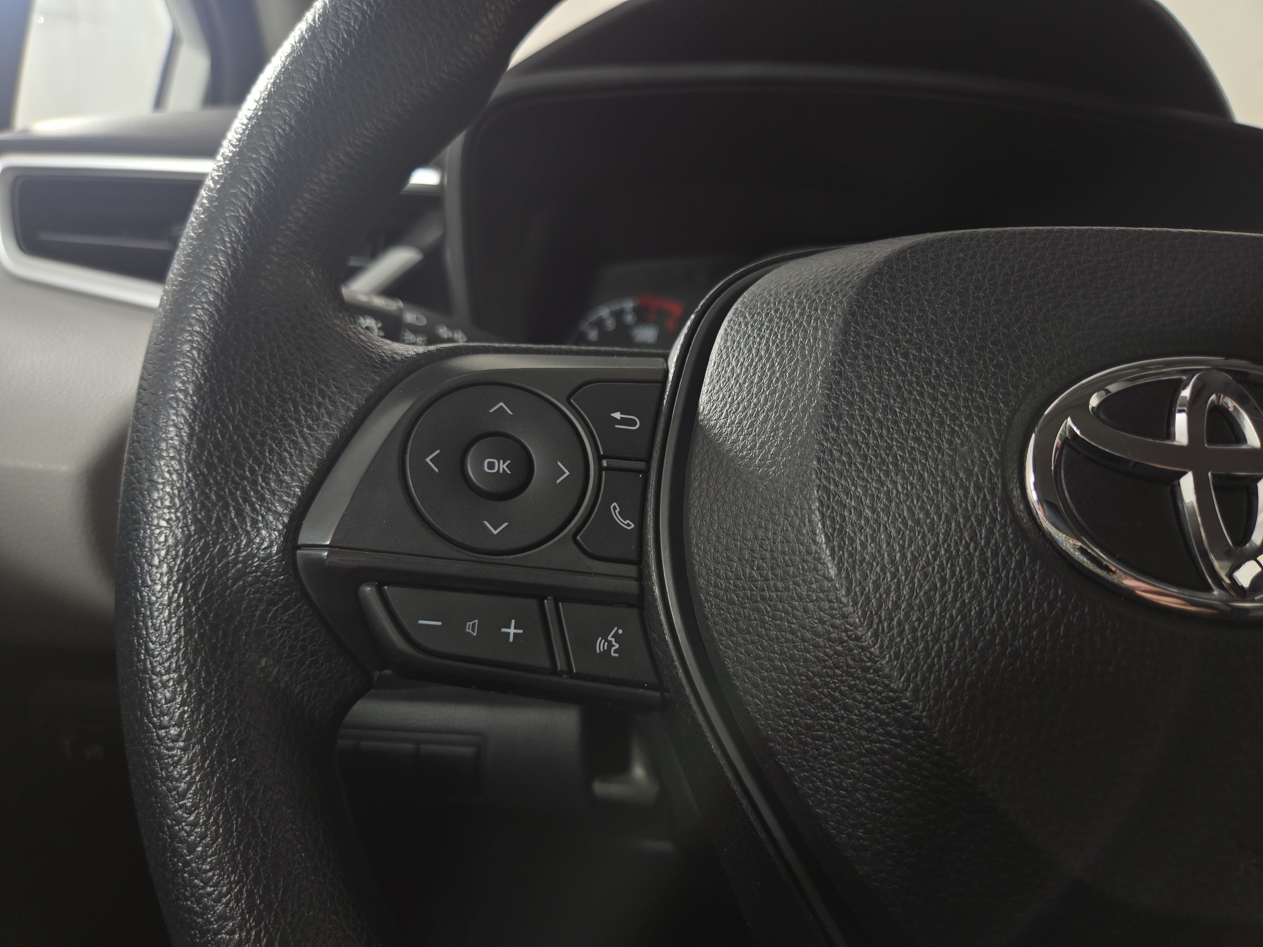 Used 2021 Toyota Corolla LE FWD image 15
