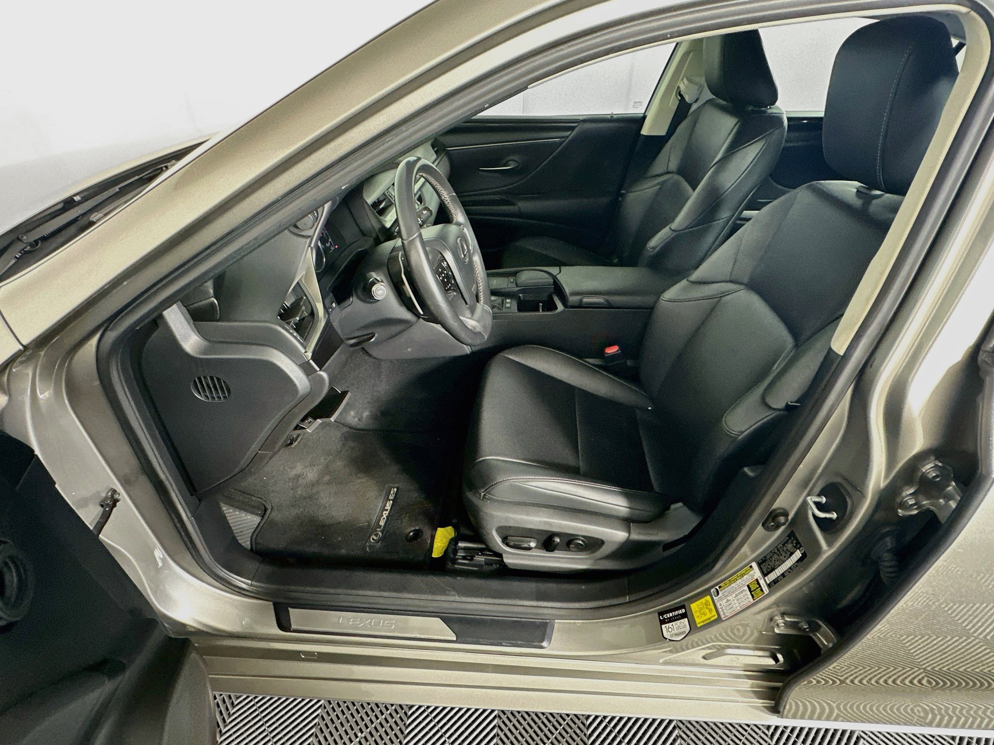 Used 2020 Lexus ES 300h w/ Accessory Package FWD image 13