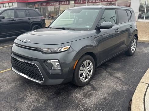 Used 2022 Kia Soul LX image 1