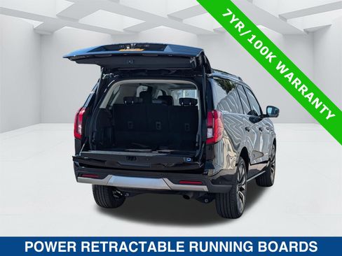 Certified 2025 Ford Expedition Platinum w/ Driver's Package AWD/4WD image 16