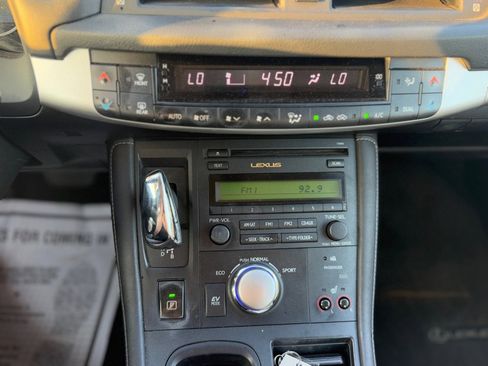 Used 2012 Lexus CT 200h Premium image 14