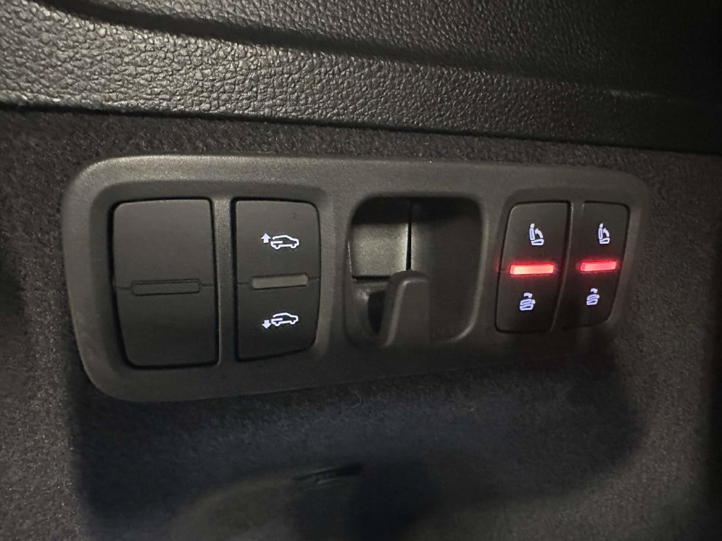 Used 2023 Audi SQ7 Prestige w/ Sport Package AWD/4WD image 14