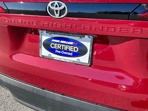 Used 2024 Toyota Grand Highlander AWD image 41