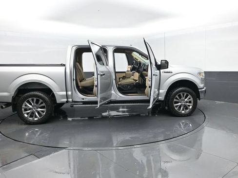 Used 2017 Ford F150 XLT w/ Equipment Group 302A Luxury AWD/4WD image 28