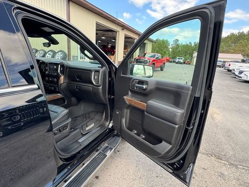 Used 2021 Chevrolet Silverado 1500 High Country image 38