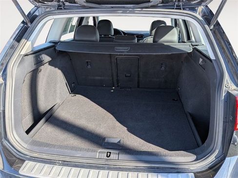 Used 2019 Volkswagen Golf Alltrack S image 28