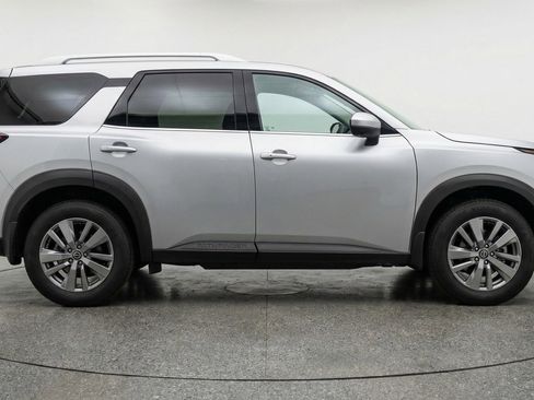 Used 2025 Nissan Pathfinder SV FWD image 11