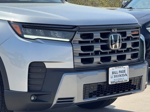 New 2026 Honda Pilot TrailSport image 2