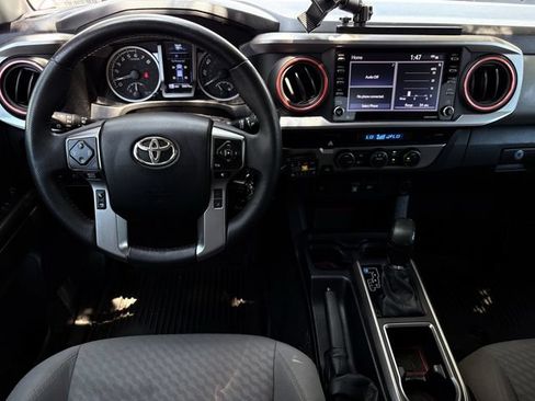 Used 2022 Toyota Tacoma SR5 RWD image 13