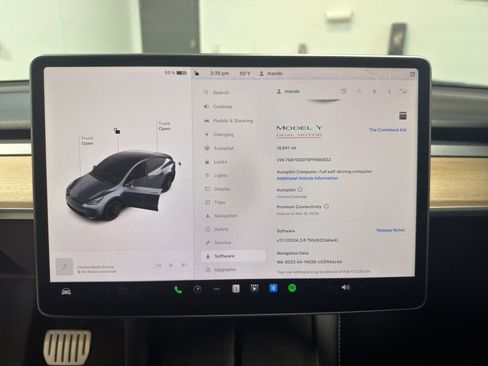 Used 2023 Tesla Model Y Performance image 11