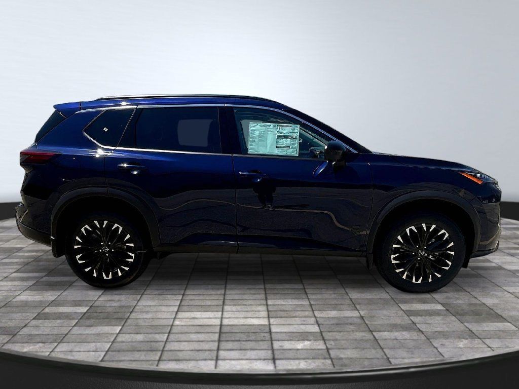 Used 2026 Nissan Rogue Dark Armor AWD/4WD image 17