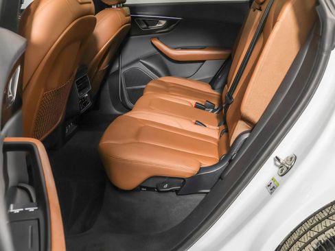 Used 2022 Audi Q8 Premium Plus w/ Premium Plus Package image 39