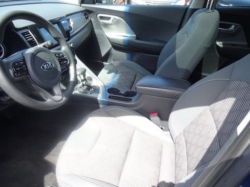 Used 2017 Kia Niro LX image 22