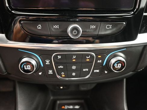 Used 2023 Chevrolet Traverse LT AWD/4WD image 17