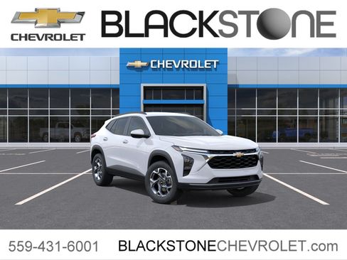 New 2026 Chevrolet Trax LT FWD image 2