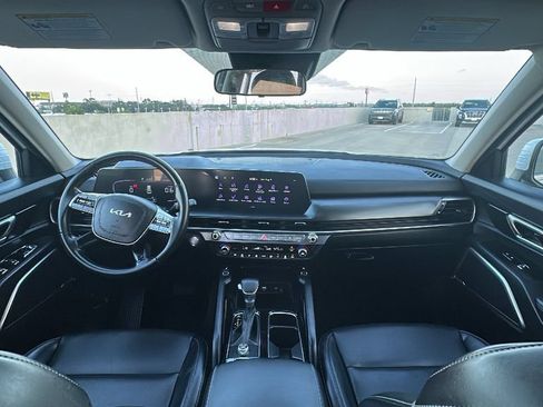 Used 2025 Kia Telluride S FWD image 22