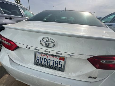 Used 2020 Toyota Camry SE image 5