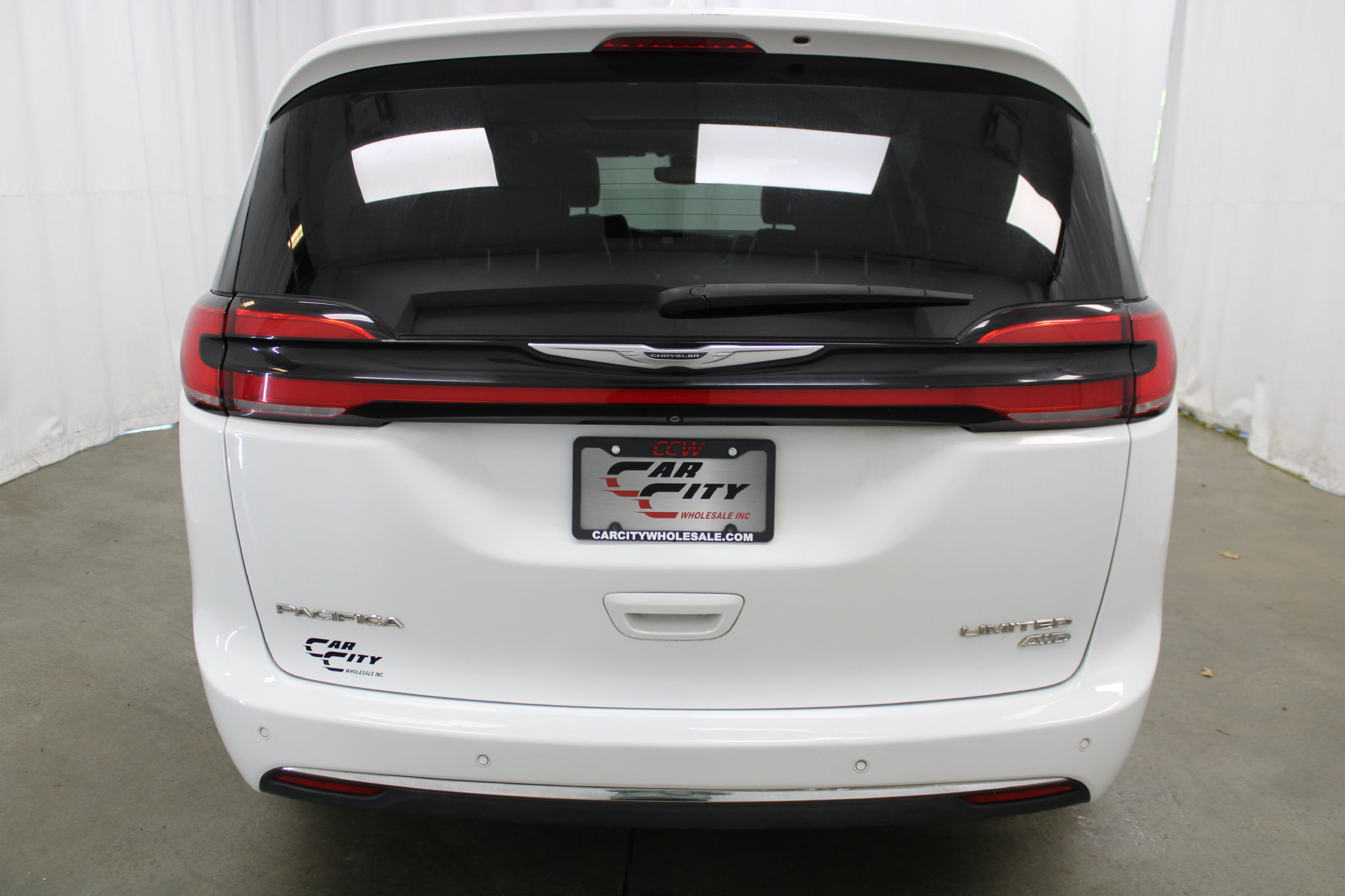 Used 2021 Chrysler Pacifica Limited w/ Premium & Safety Sphere Group AWD/4WD image 6