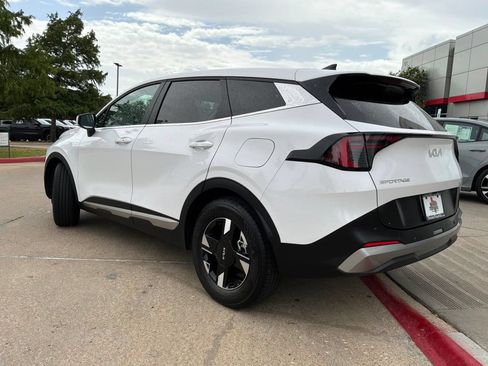 Used 2026 Kia Sportage LX FWD image 8