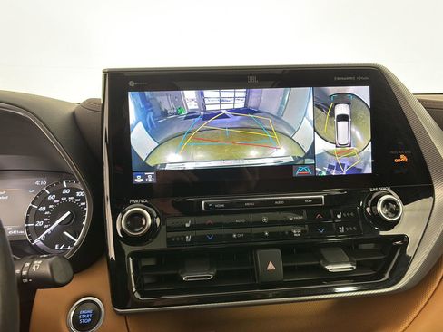 Used 2021 Toyota Highlander Platinum AWD/4WD image 37