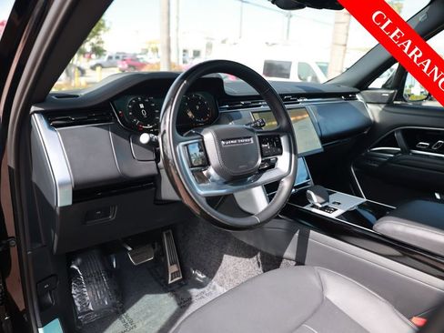 Used 2025 Land Rover Range Rover Long Wheelbase SE AWD/4WD image 14